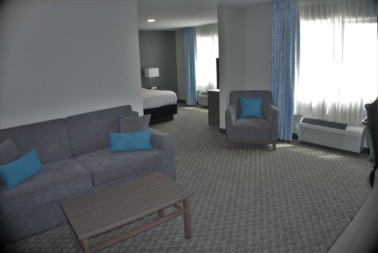 Brookstone Inn & Suites Форт-Додж Экстерьер фото