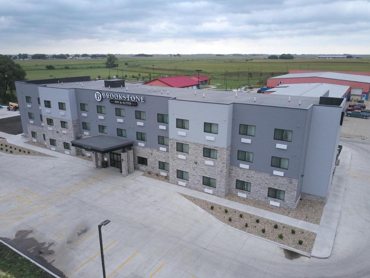 Brookstone Inn & Suites Форт-Додж Экстерьер фото